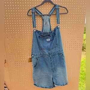 Levi short overalls XL